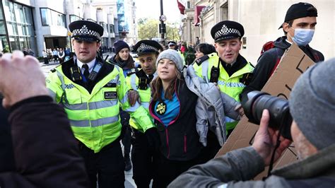 Greta Thunberg arrested in London during anti-oil protest